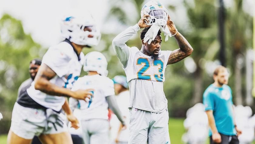 Dolphins lose Jeff Wilson Jr. to injury, down to two healthy