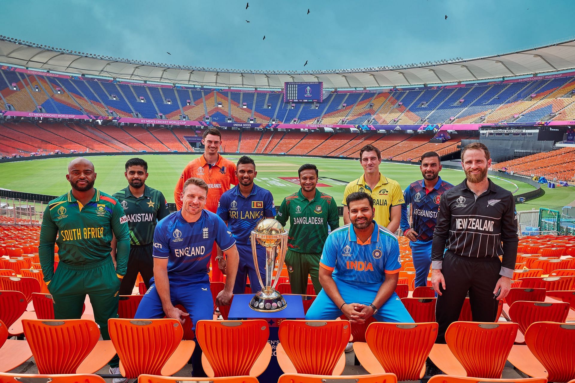 आईसीसी वनडे वर्ल्ड कप 2023 ट्रॉफी के साथ सभी 10 टीमों के कप्तान (Photo Courtesy : BCCI)