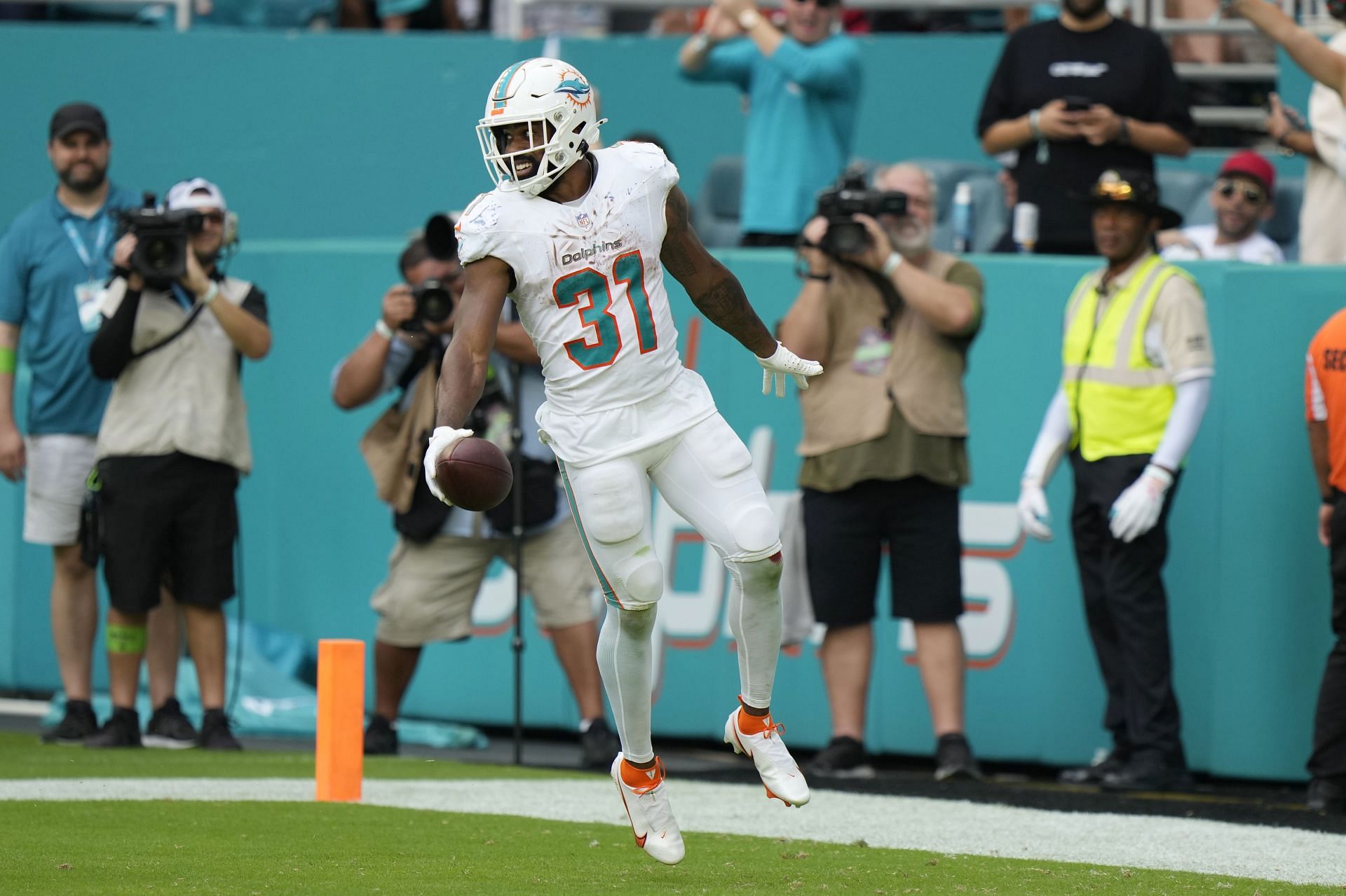 Raheem Mostert injury update: Dolphins RB questionable for Week 6