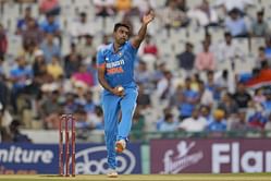"You might end up playing into the hands of the opposition" - Aakash Chopra doesn't want India to play R Ashwin in 2023 World Cup clash vs England