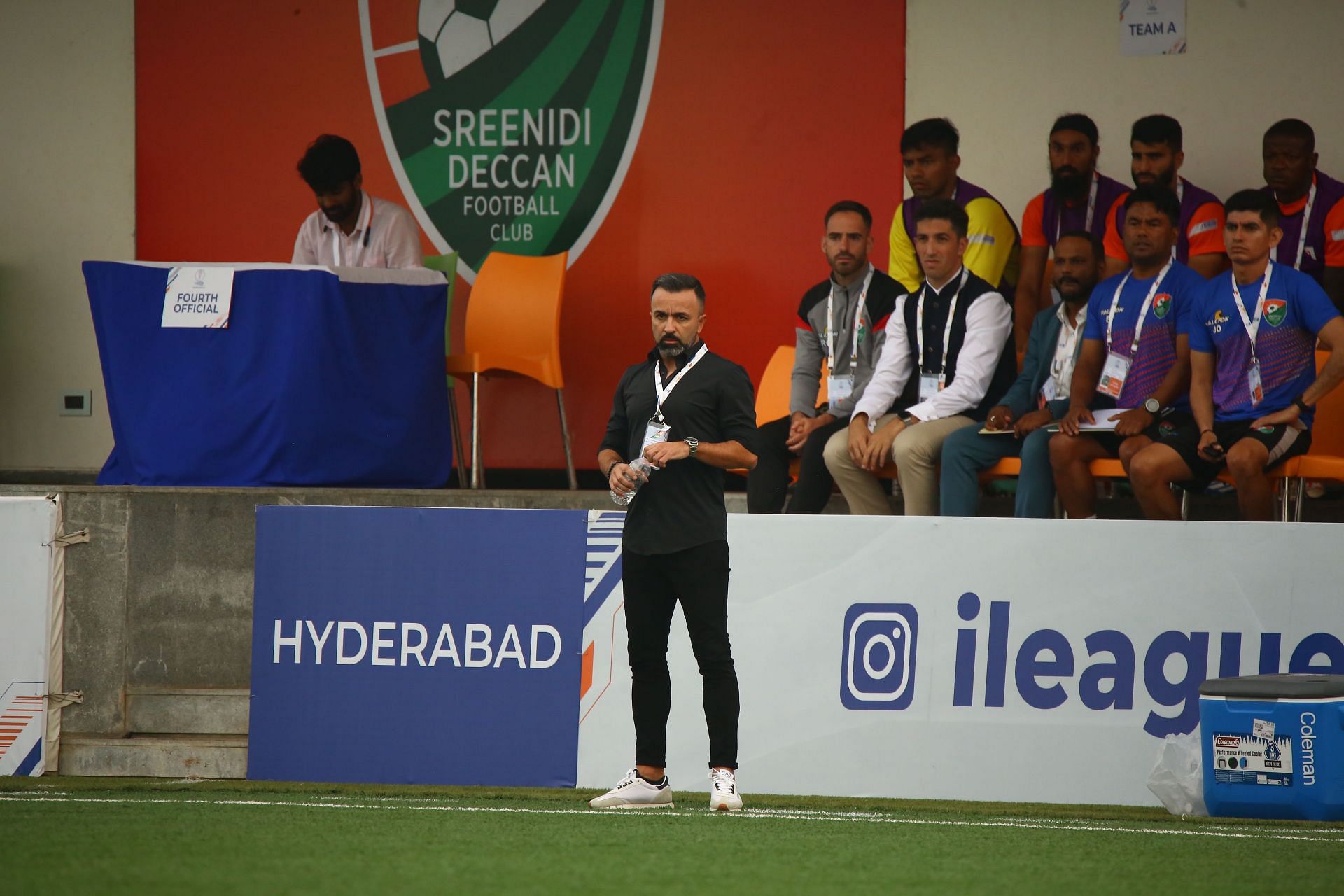 Head coach Carlos Vaz Pinto during Sreenidi Deccan