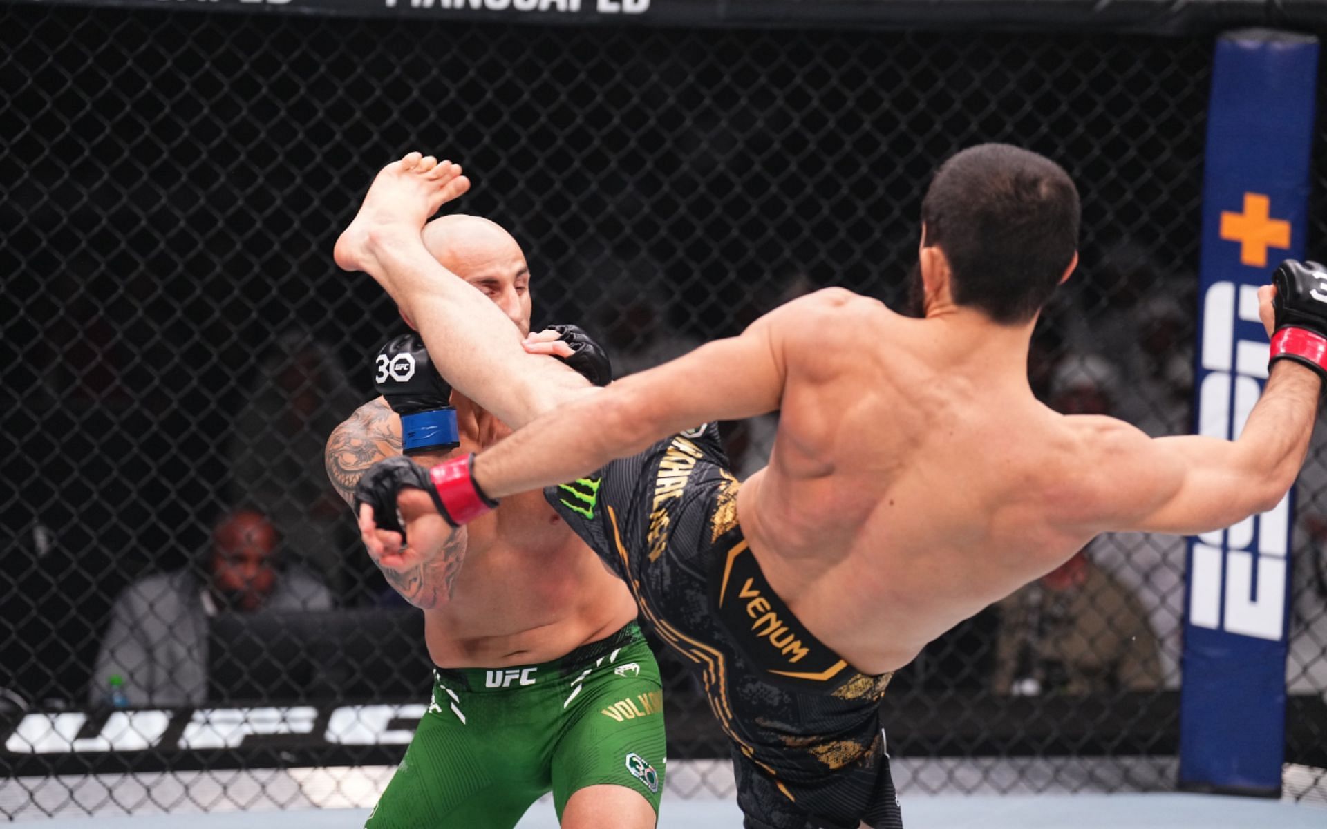 UFC 294 replay Watch Islam Makhachev knock out Alexander