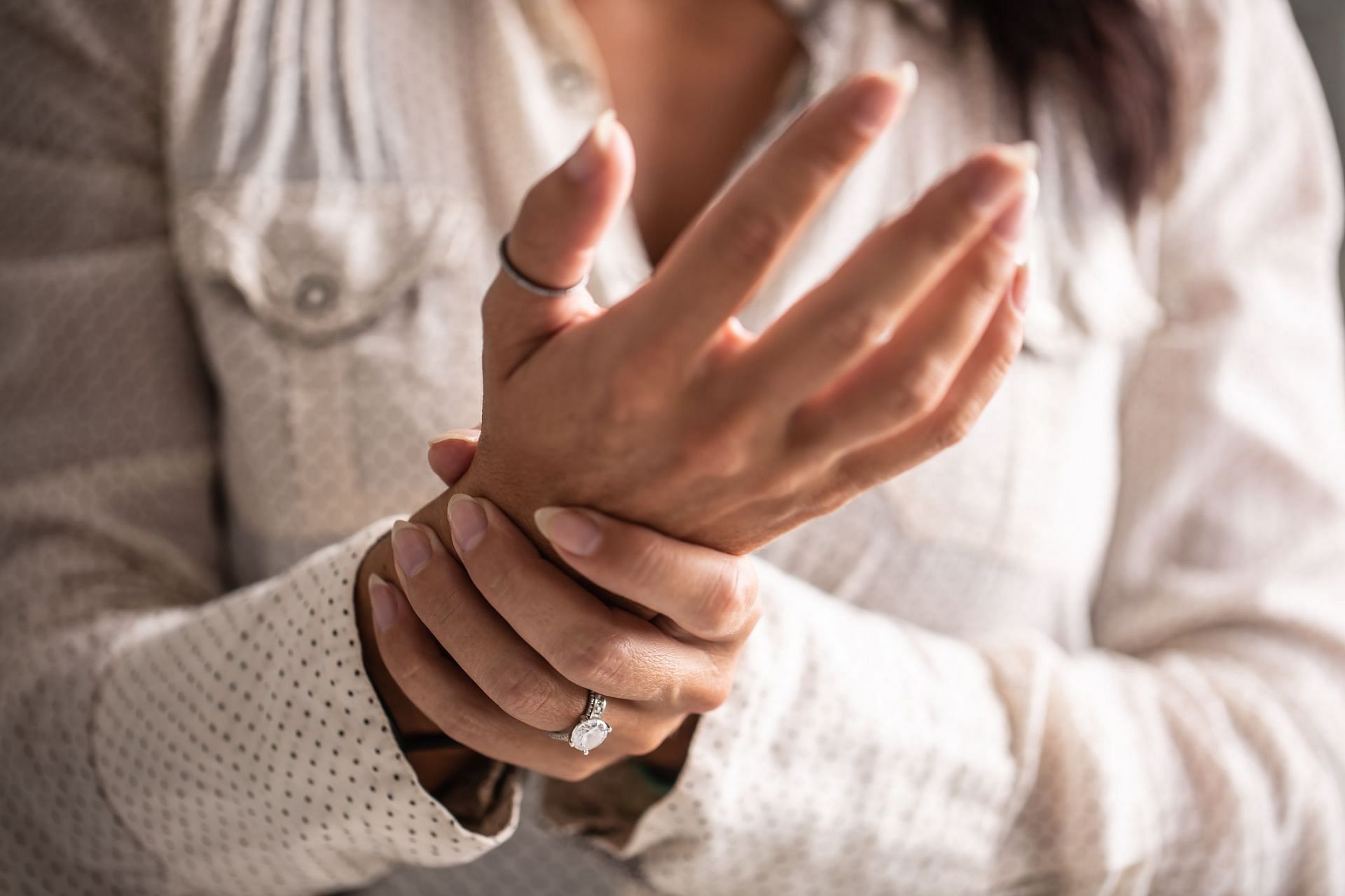 Wrist injuries (Image via Getty Images/SimpleImages)