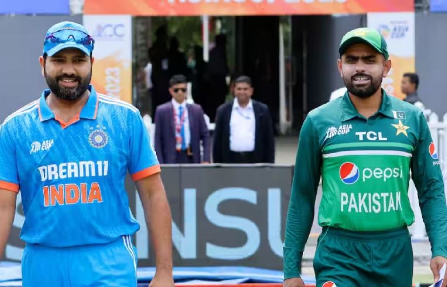 One of these two captains will be all smiles at the end of the India-Pakistan clash