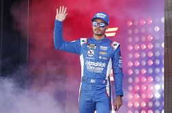 Kyle Larson 'dirt tracking' in Las Vegas race to save himself from crashing impressed Jeff Gordon