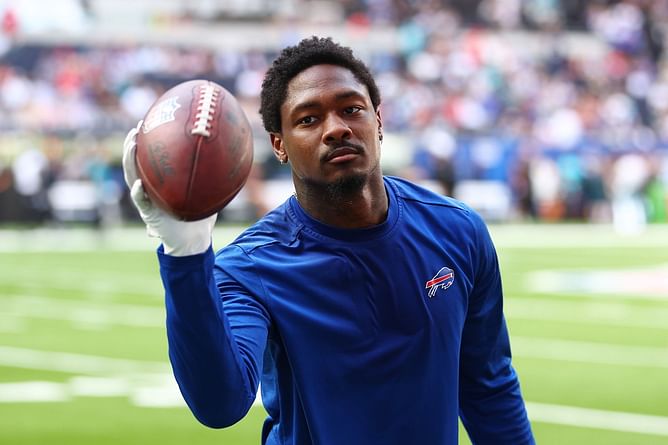 Stefon Diggs sends NSFW message to thief after Bills WR's car gets stolen