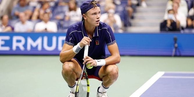 "Why do you think I'm playing like s**t?" - Holger Rune calls out ATP physiotherapists in heated rant during Swiss Indoors Basel loss