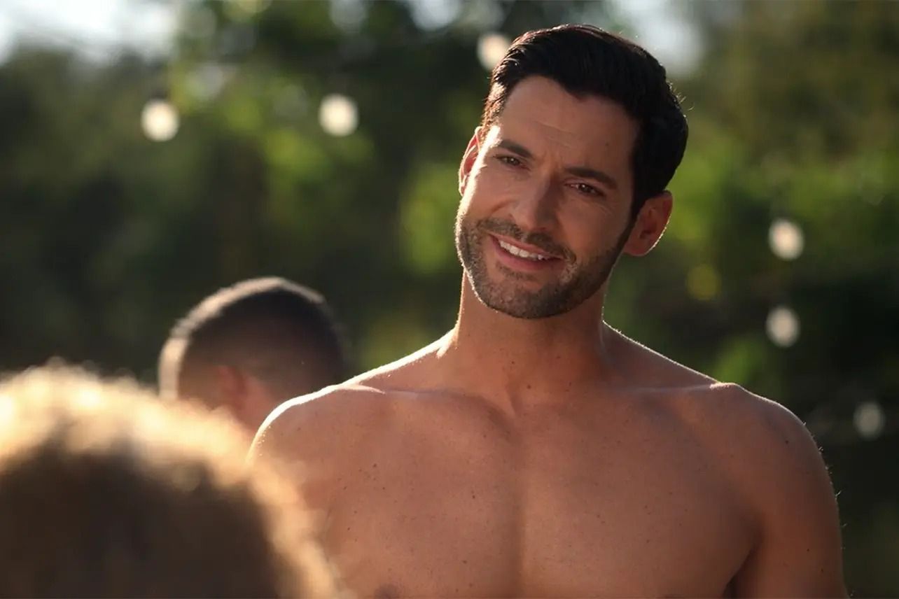 Tom Ellis (Image via Warner Bros.)