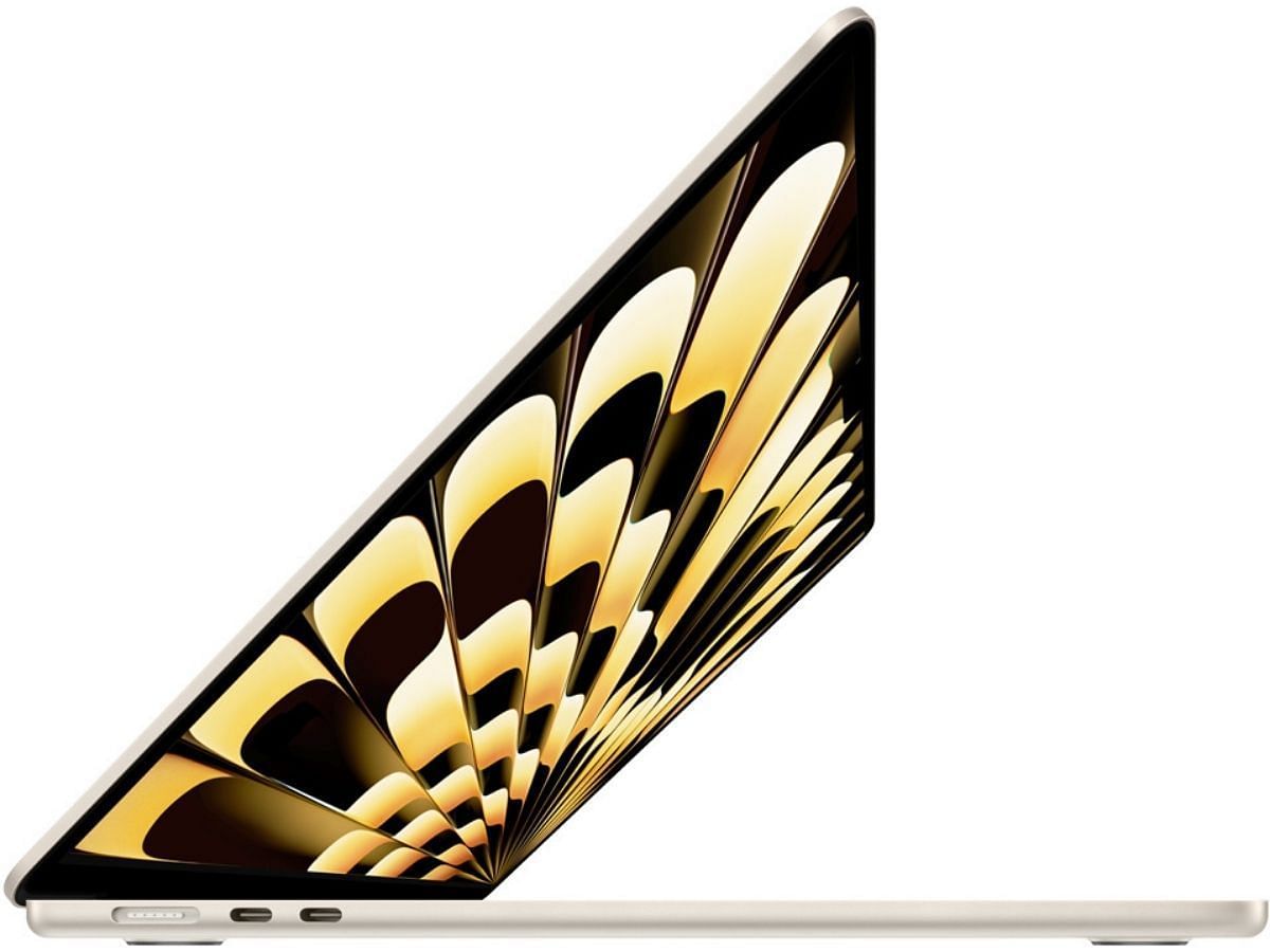 The MacBook Air 15-inch is fitted with the M2 chip and offers up to 18 hours of battery life. (Image via Apple)