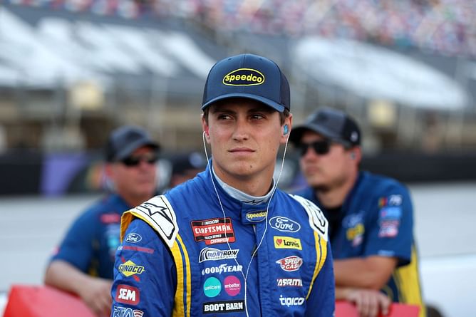 “The truck looked more hurt than he did”: Fans react to Zane Smith hitting his tire carrier during NASCAR Truck race