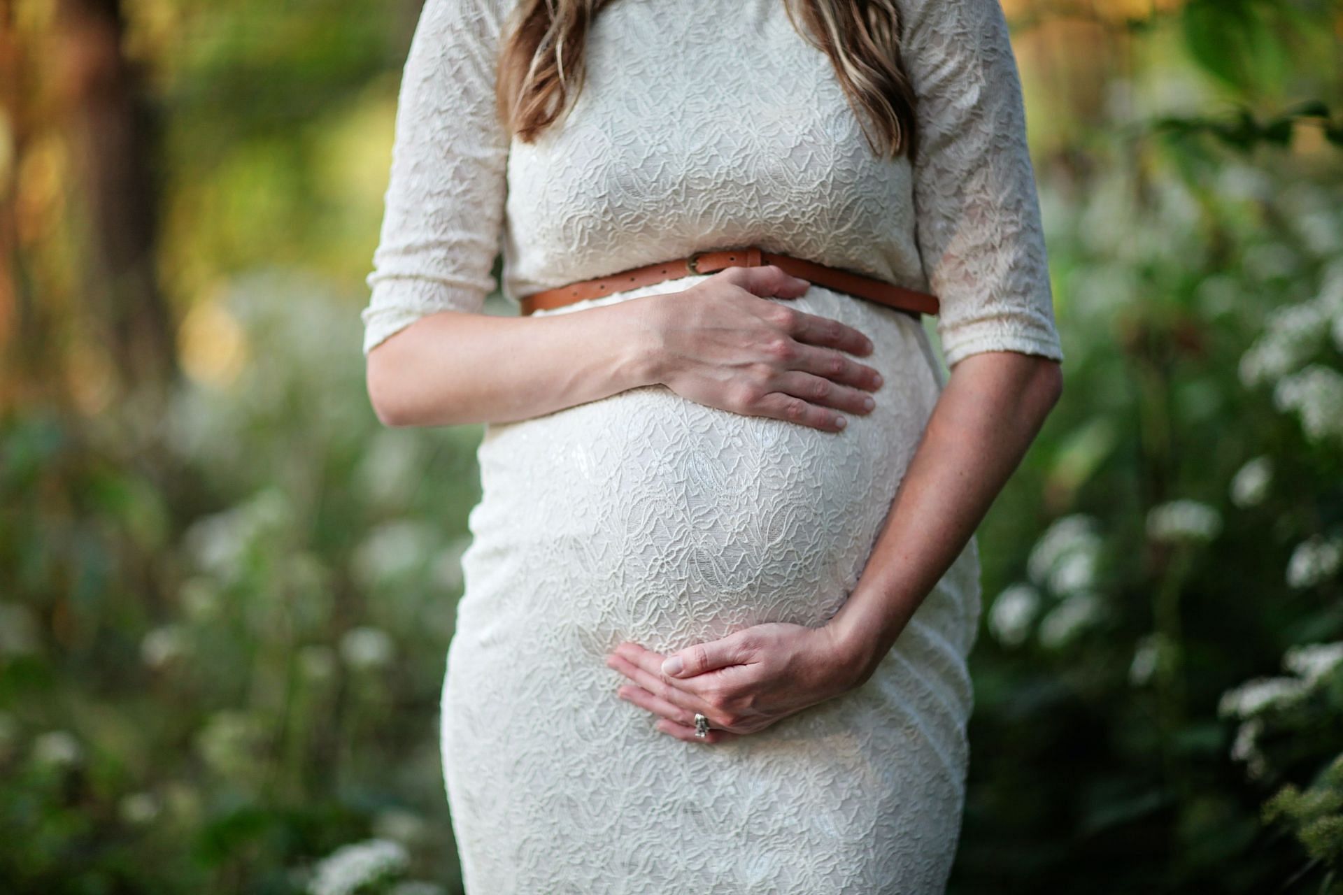 Baby poop inside the womb (Image via Pexels/Leah Kelly)