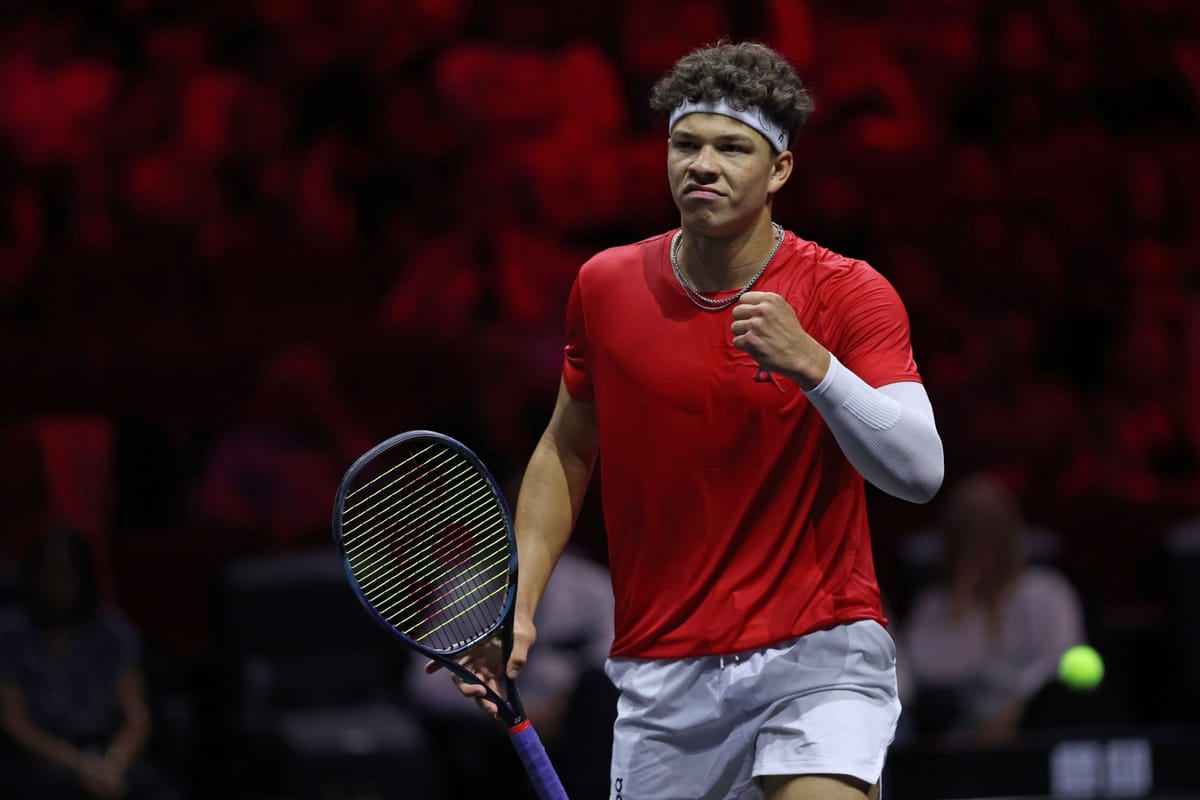 WATCH: Ben Shelton hilariously struggles to cut his birthday cake after