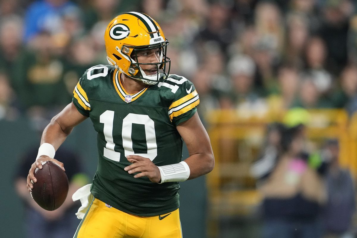 Monday Night Football 2023 Schedule on ABC: Watch Green Bay Packers @ Las  Vegas Raiders LIVE Monday, October 9, 2023