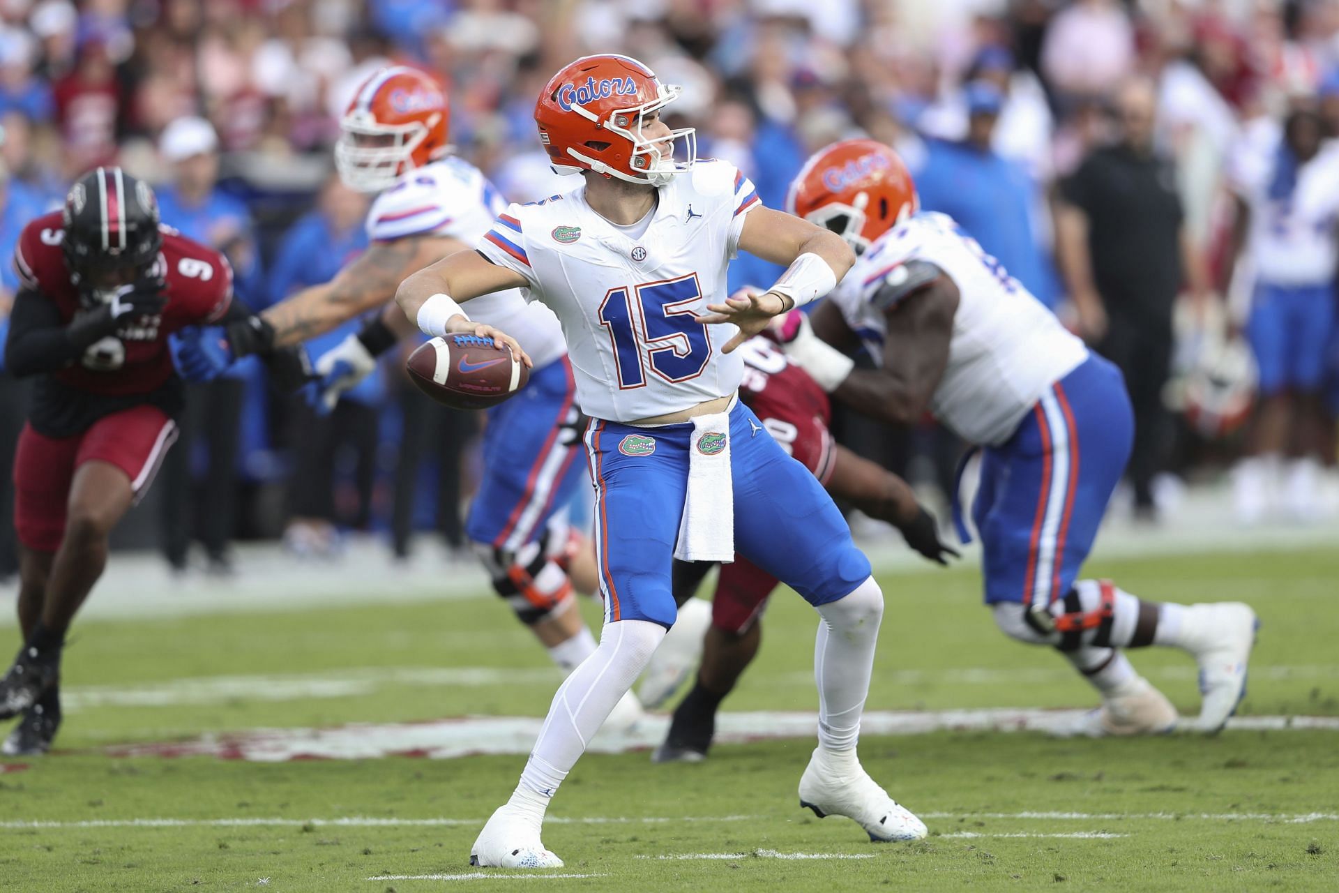 Florida Gators QB Graham Mertz shares a special onfield moment with gf