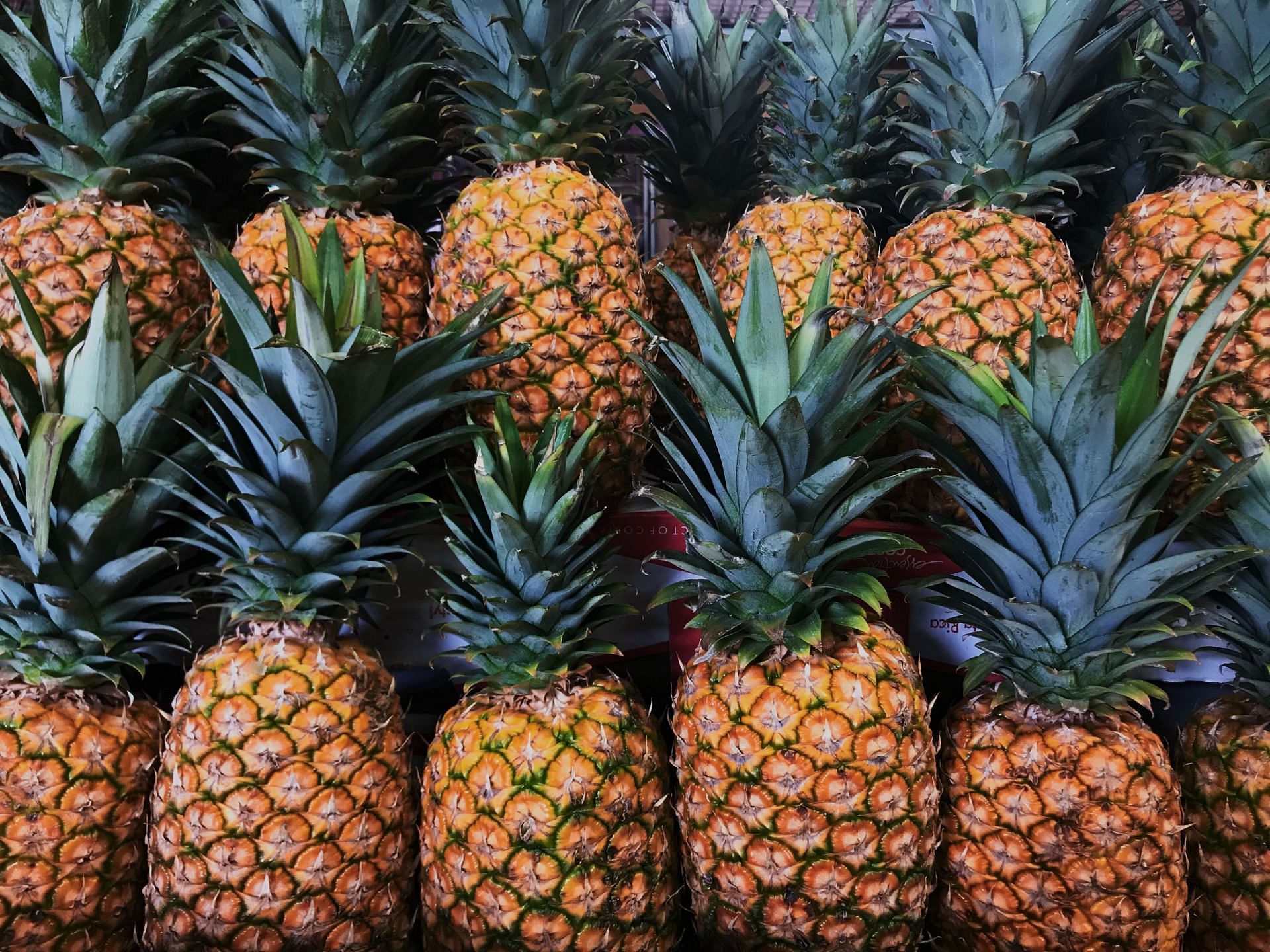 Pineapple has several benefits (Image via Unsplash/Juno Jo)