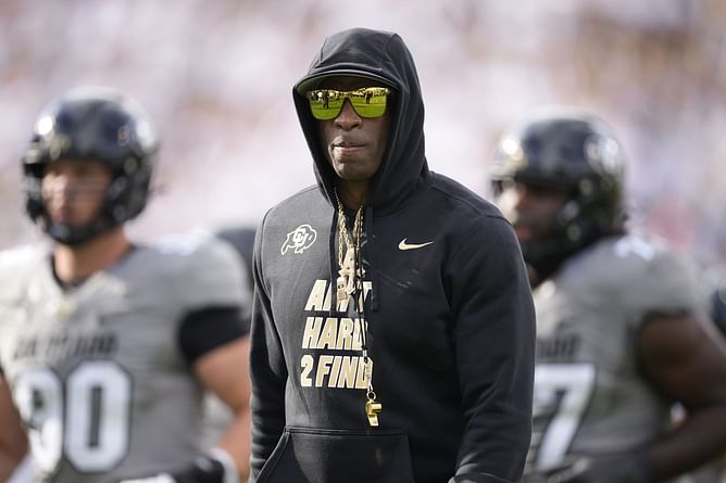 “We’re helping them": Deion Sanders acknowledges USC’s strength and criticizes Colorado’s mistakes in halftime interview