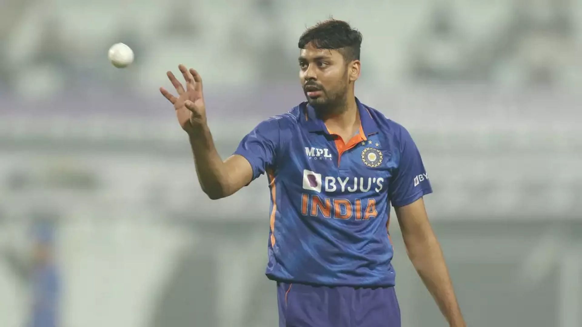 How many wickets will Avesh Khan pick up in the 2023 Asian Games?