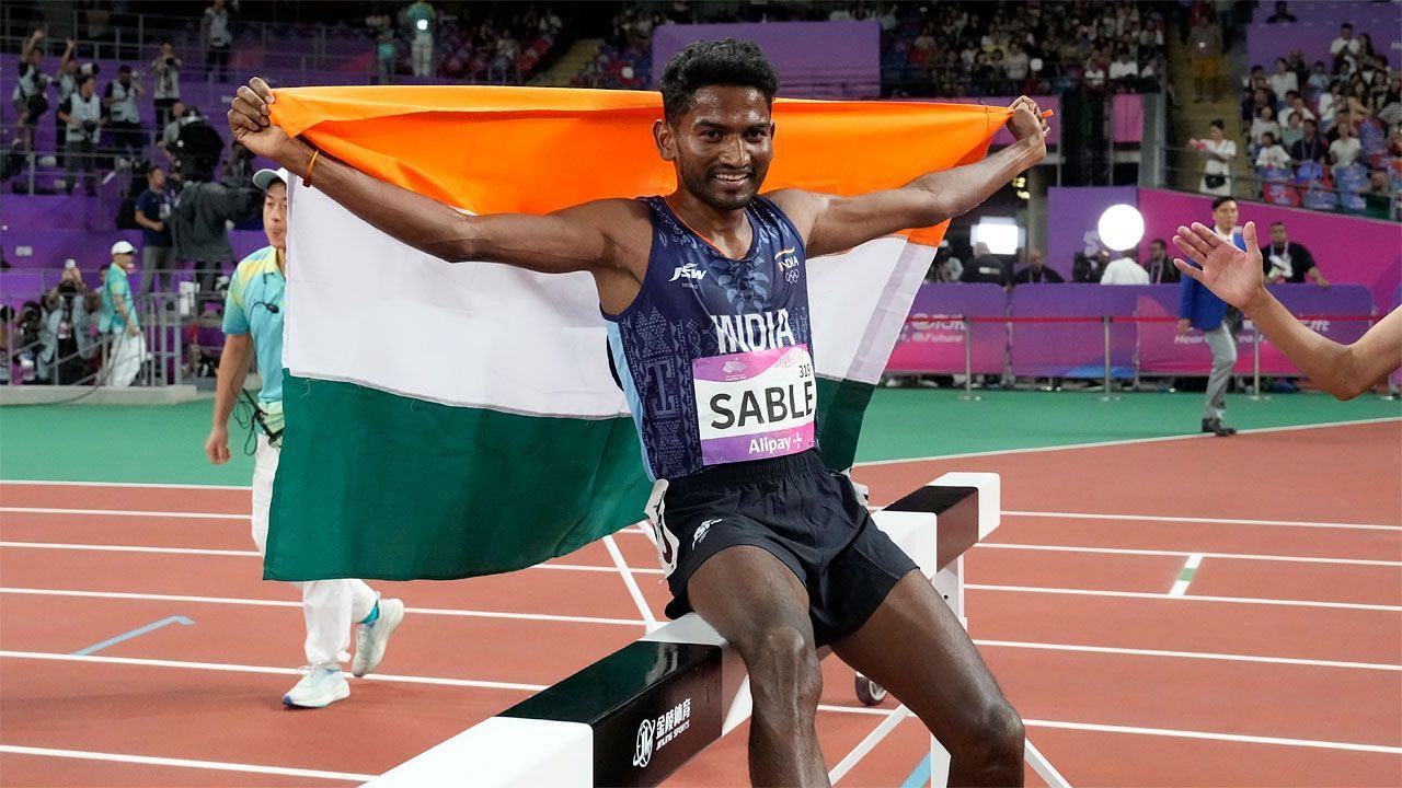 साबले स्टीपलचेज गोल्ड जीतने वाले पहले भारतीय एथलीट हैं।
