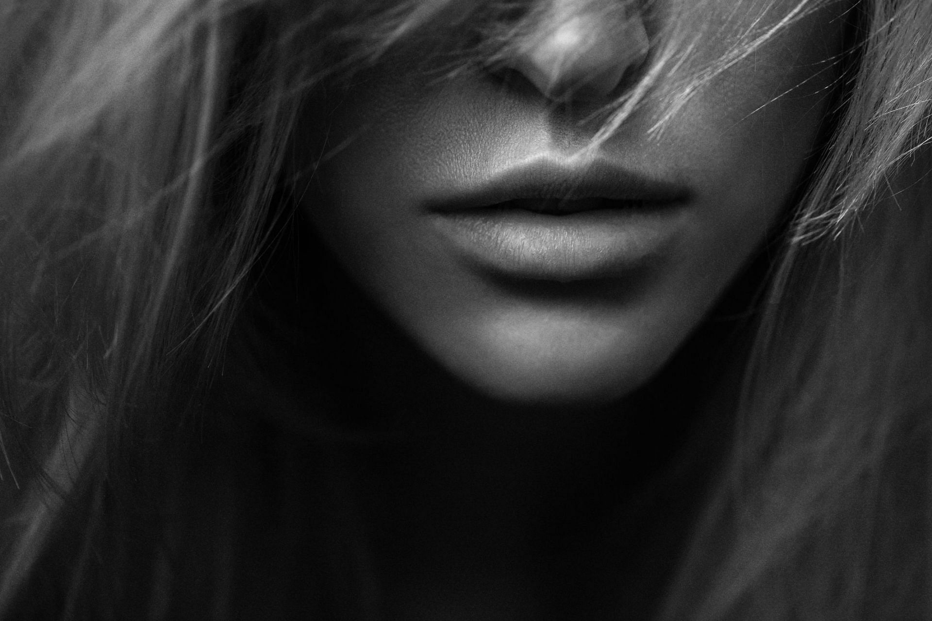 Home remedies for darker lips (Image via Getty Images/CoffeeAndMilk)