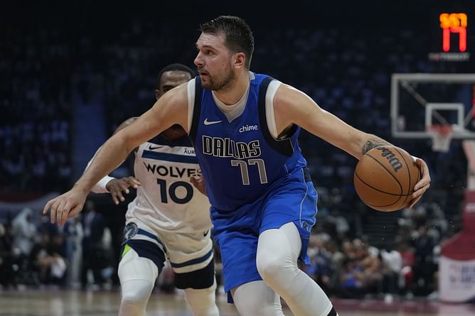 5 NBA players with most total fantasy basketball points in a game