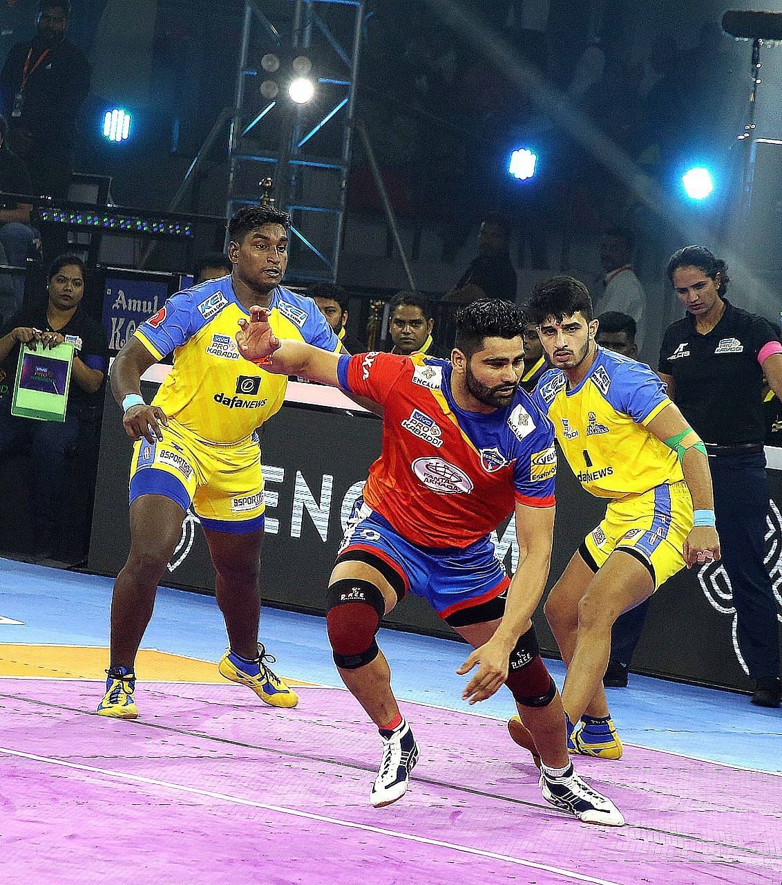 Pardeep Narwal in action for UP Yoddhas against Tamil Thalaivas (Image Courtesy:&nbsp;Pro&nbsp;Kabaddi)