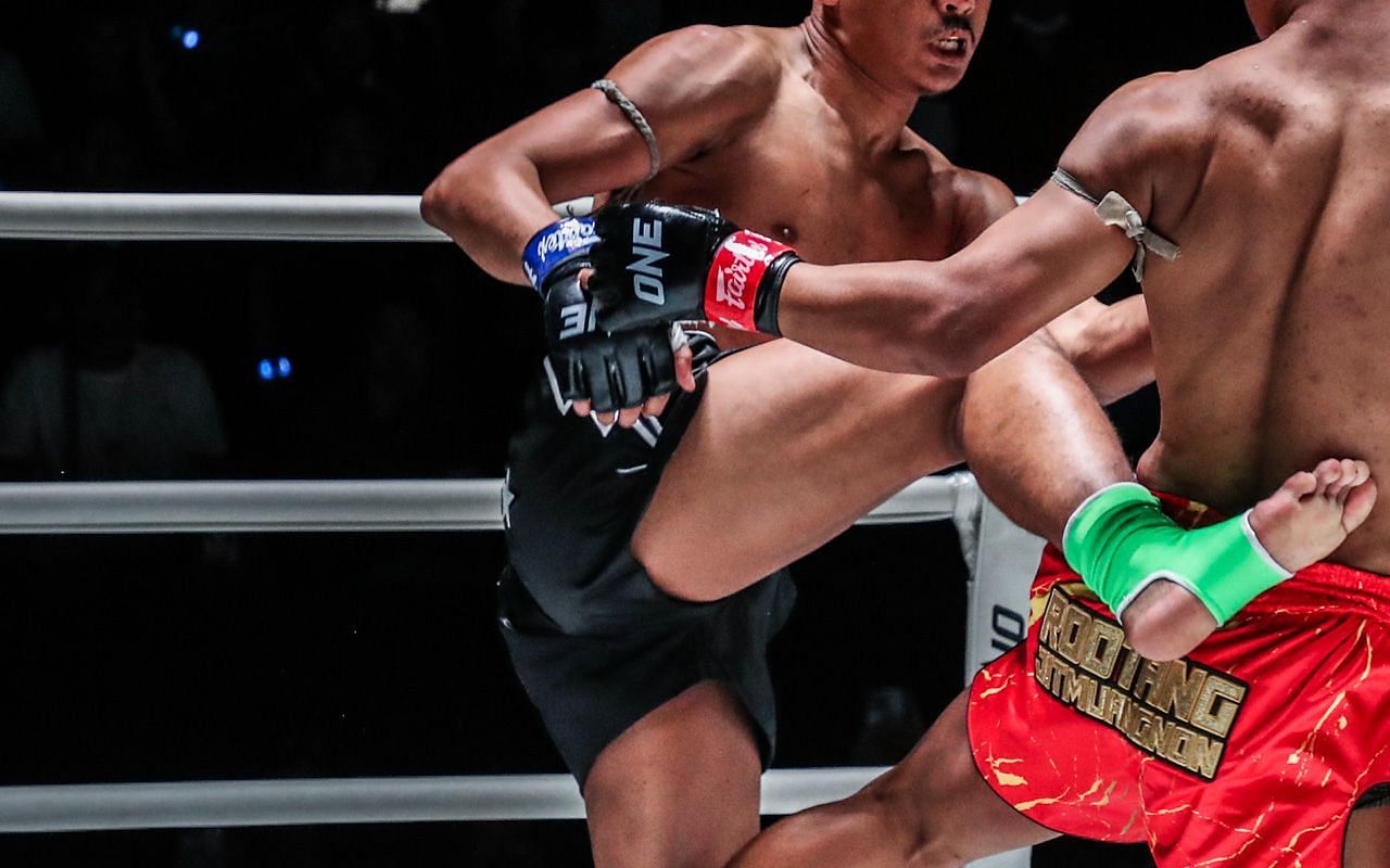 Superlek fighting Superbon | Image credit: ONE Championship