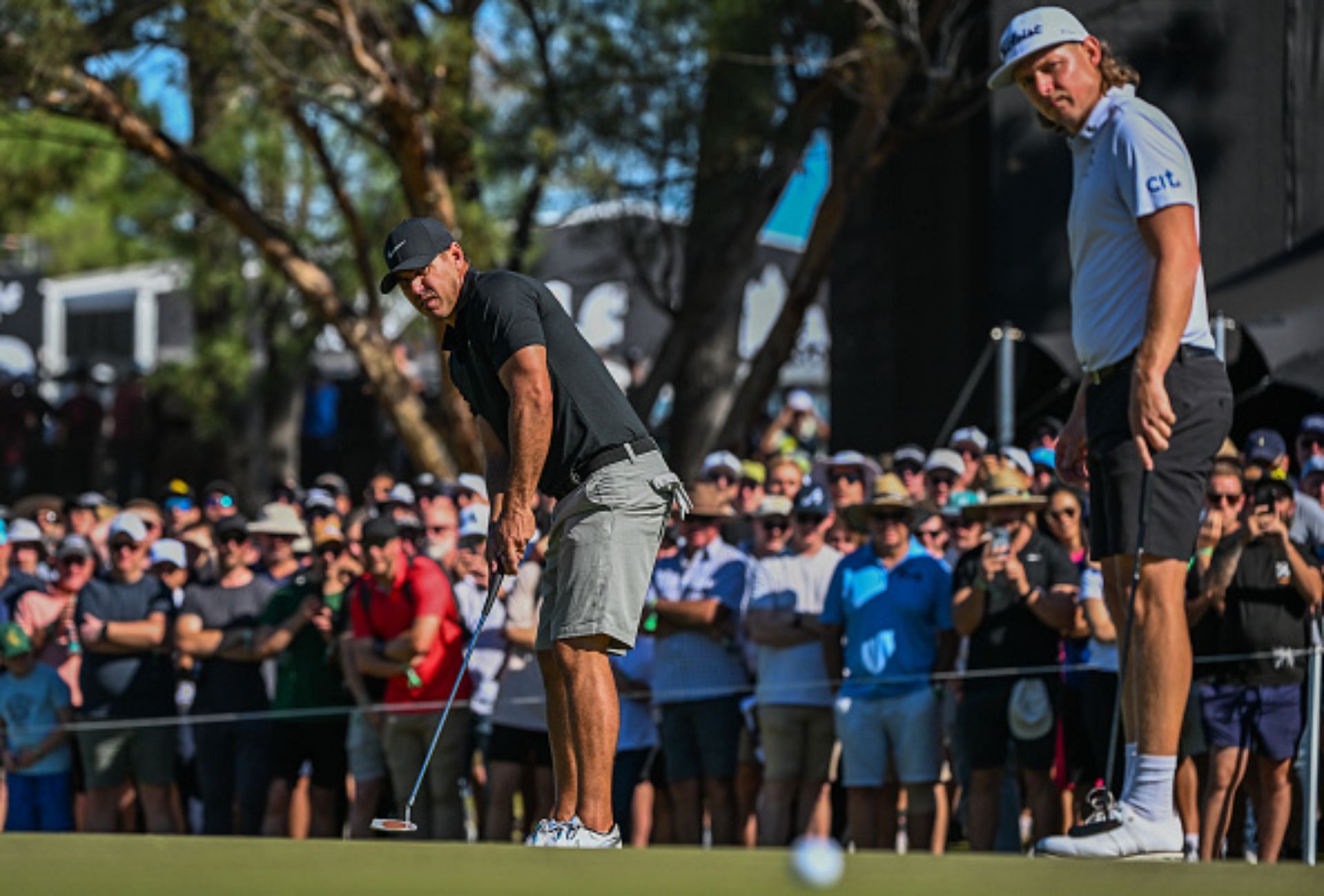 Brooks Koepka and Cameron Smith (Image via Getty).