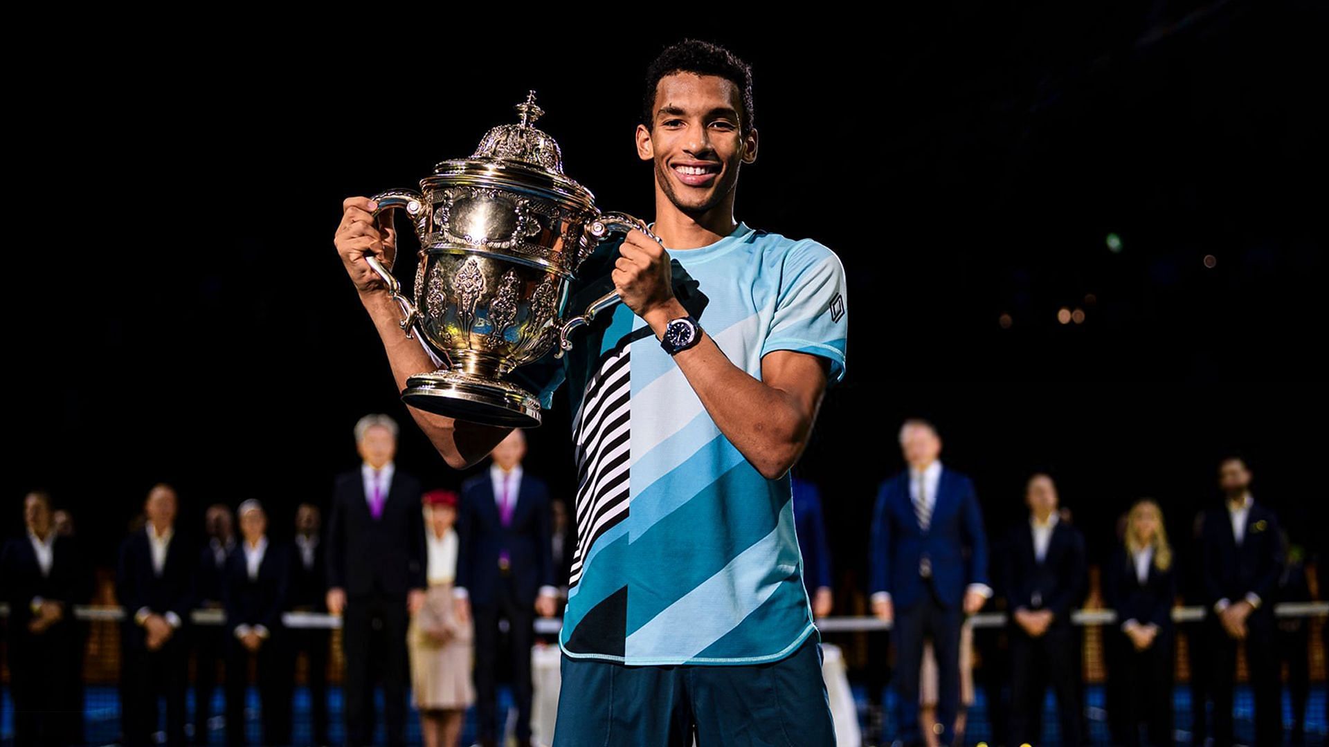 Felix Auger Aliassime with the Swiss Indoors Basel 2023 title