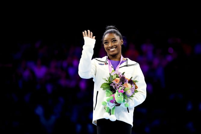 Simone Biles pens note after World Championships success in Antwerp: "Doing it for the little girl who fell in love with the sport"
