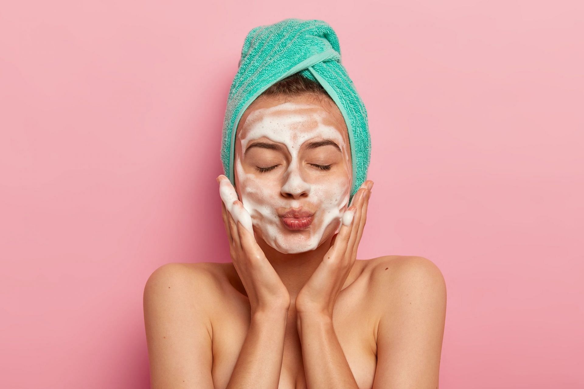 Sometimes excessive face washing can cause dry skin around mouth (Image via freepik)