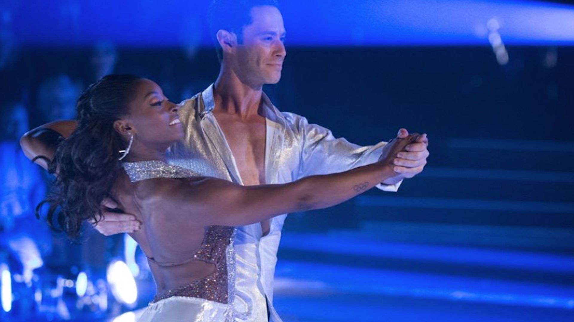 Biles and her DWTS partner Sasha Farber (Image via ABC)