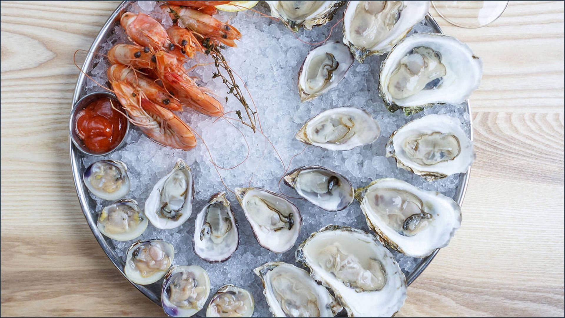 The products affected by the oyster recall may be contaminated with both Salmonella and E. coli (Image via Select Oyster Bar)