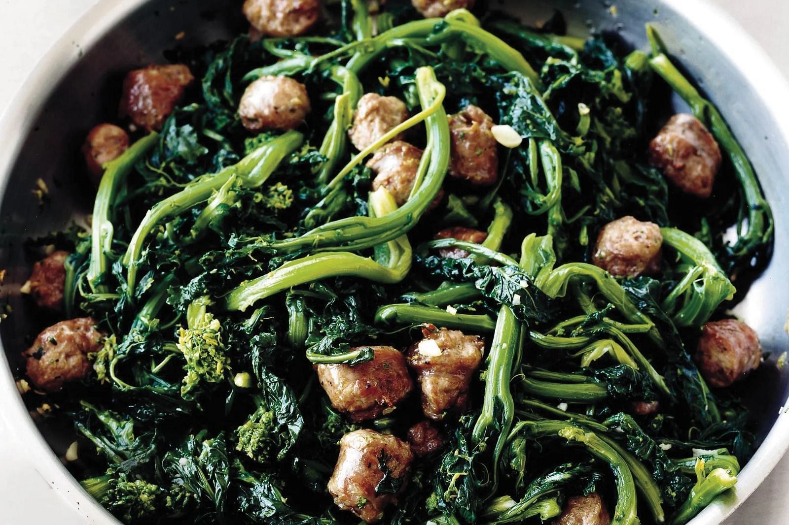 Broccoli rabe (Image via Epicurious)