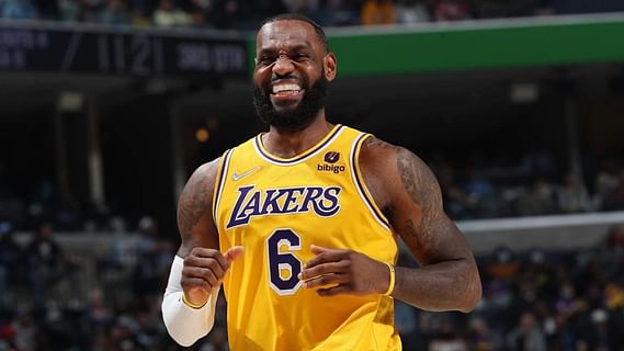 Watch LeBron James, Sons Throw Down Epic Dunks in Lakers Practice Facility  – NBC Los Angeles