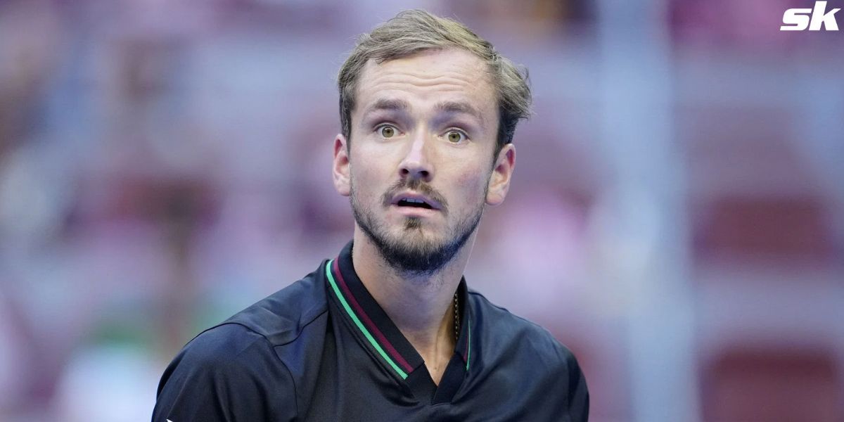 Daniil Medvedev beats Alex de Minaur.