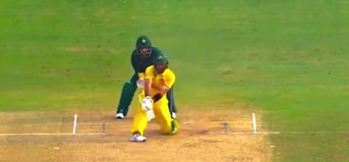 Glenn Maxwell plays a reverse sweep. (Credits: Screengrab)