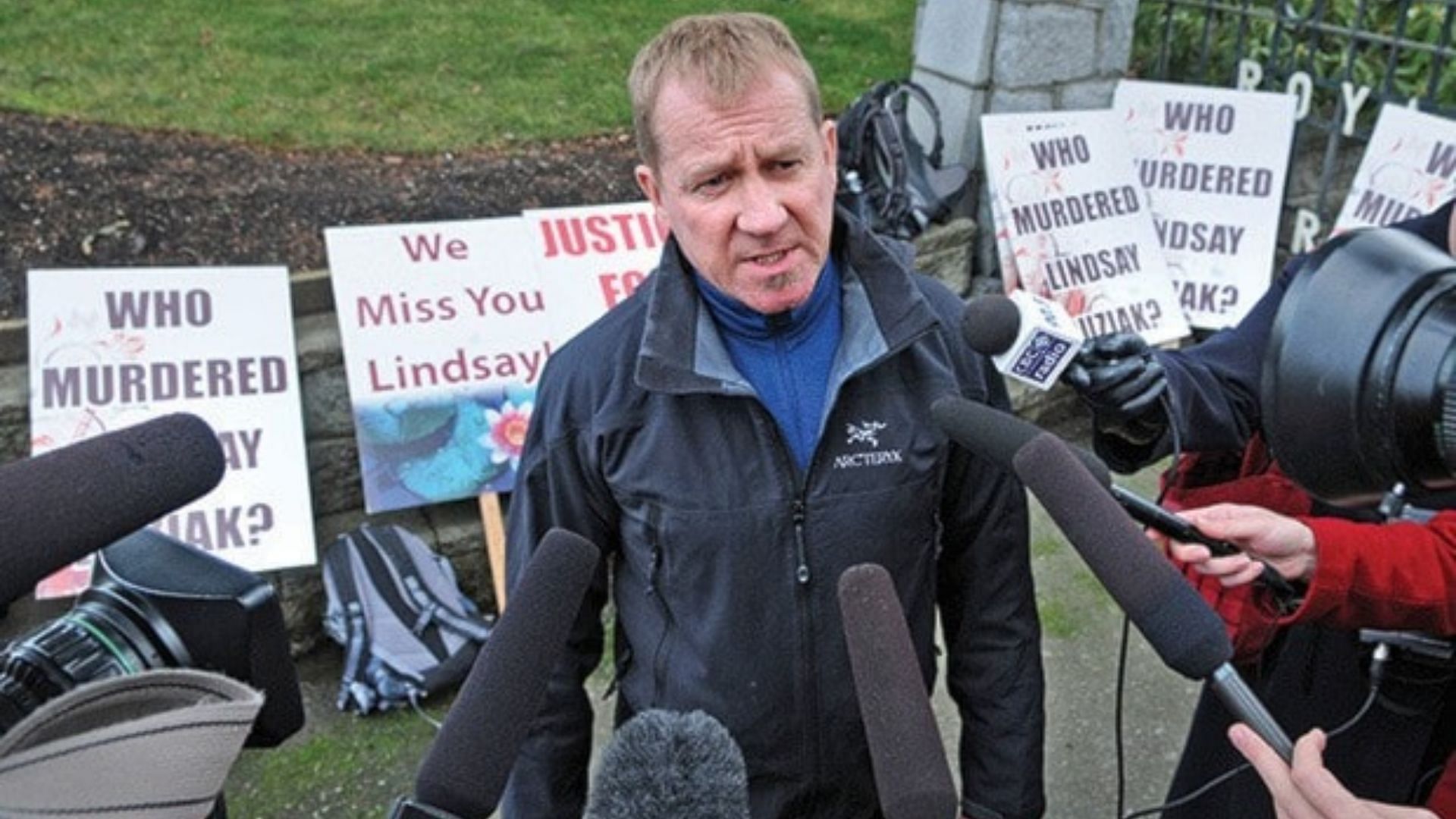 Jeff Buziak speaks with the media following a Walk For Justice (Image via Saanich News)