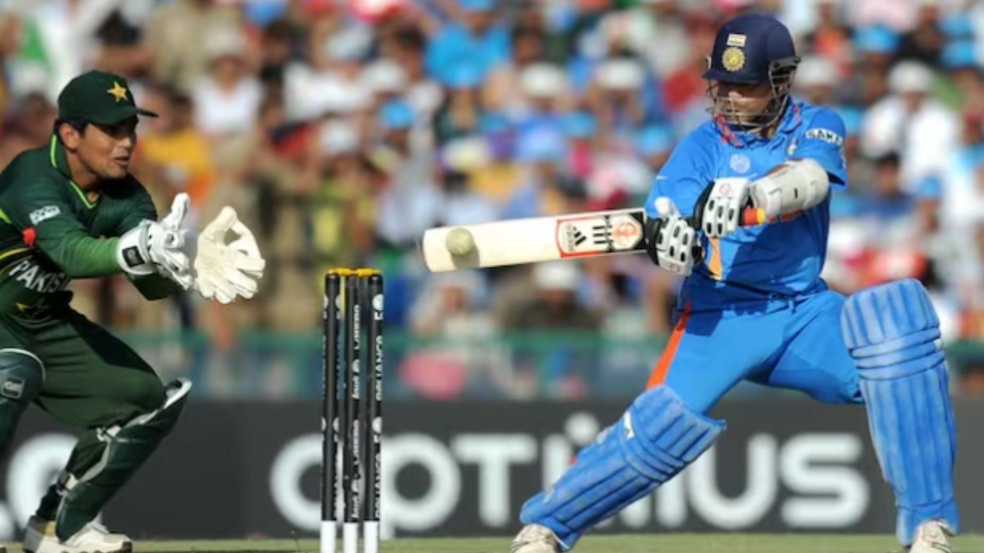 Sachin Tendulkar en route to his match-winning knock of 85 against Pakistan during the 2011 WC semi-final (Pic:AFP)