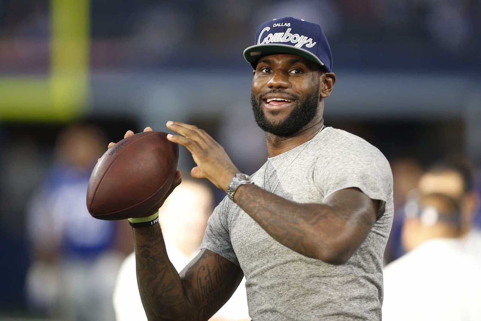 Which NFL teams should LeBron James pick for Week 7?