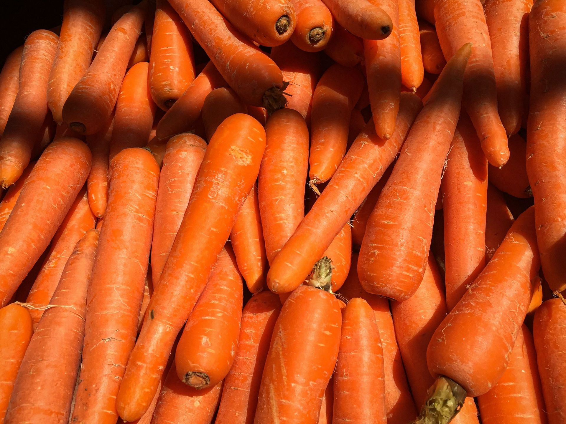Carrots for eyesight (Image via Unsplash/Jaqueline)