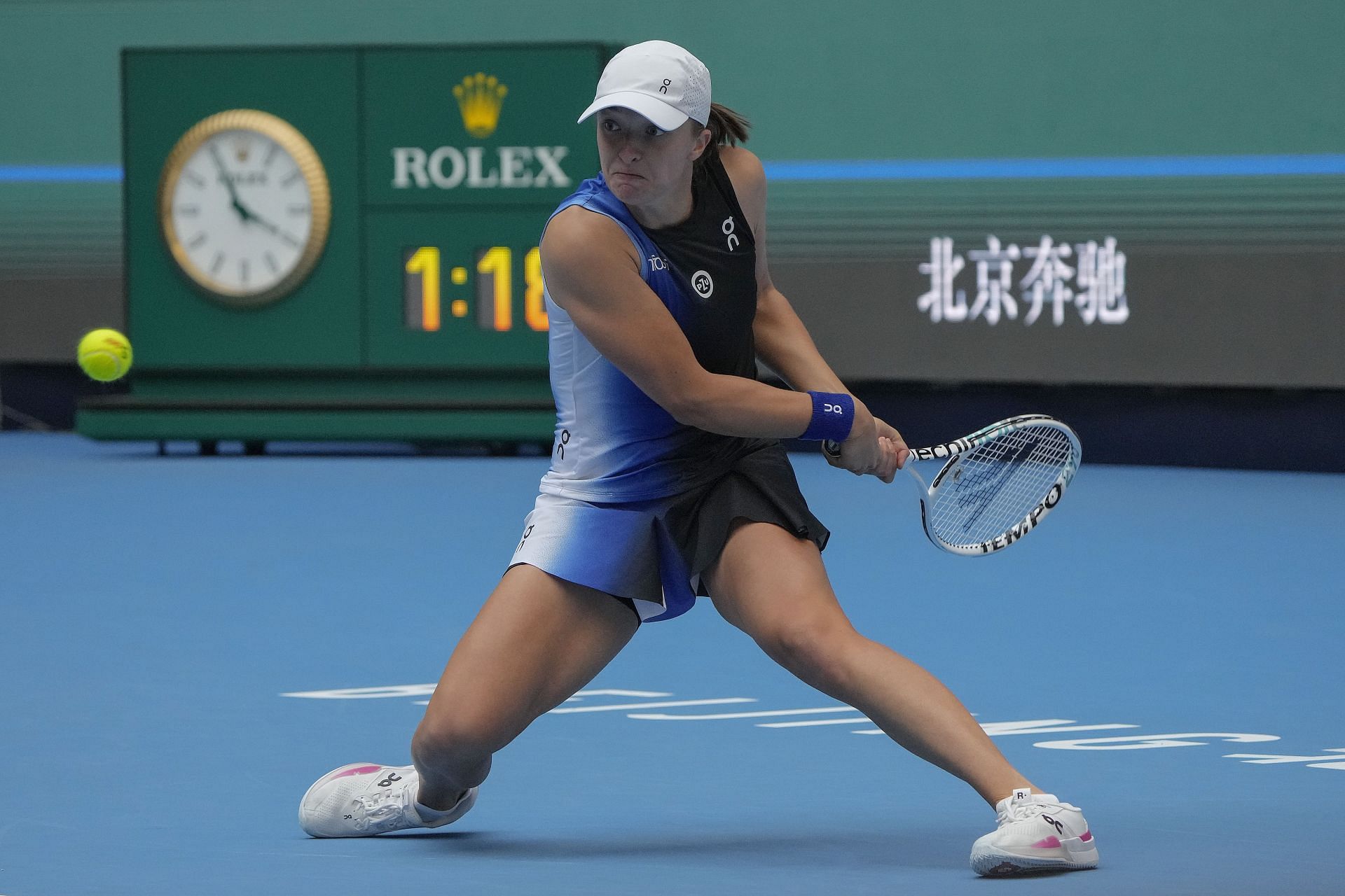 Iga Swiatek in action at the 2023 China Open.