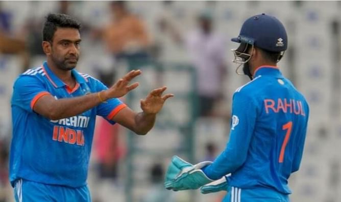 "He is raring to be given an opportunity" - Sunil Gavaskar on Ravichandran Ashwin's inclusion in the Indian playing XI vs BAN