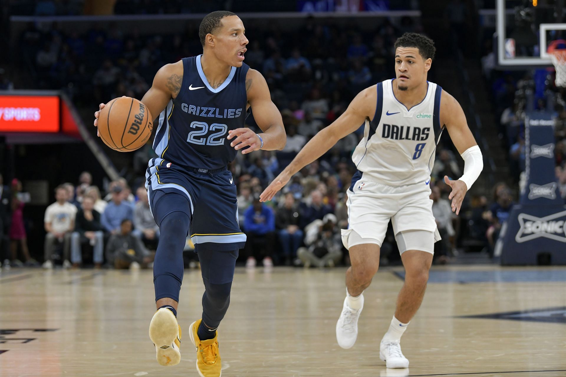 Mavericks Grizzlies rising star shooting guard Desmond Bane (left)