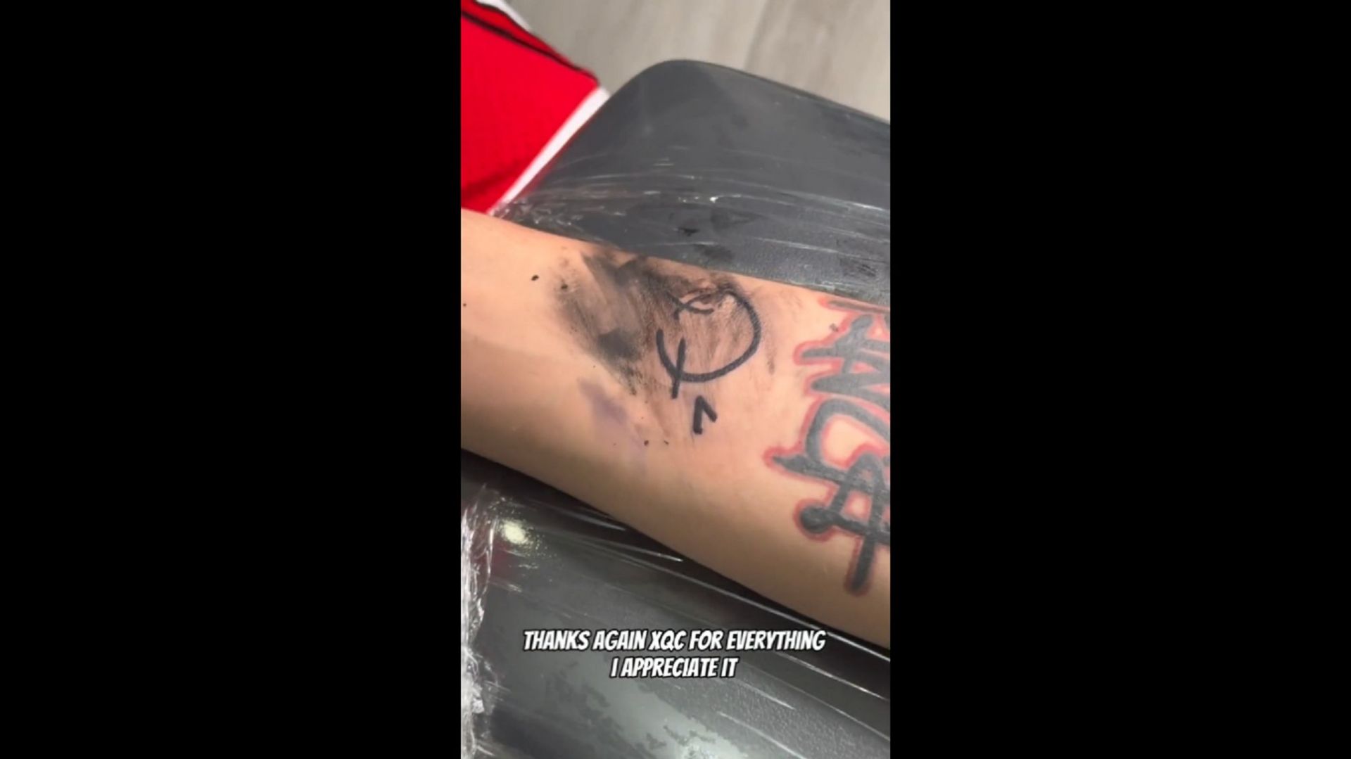 Fan gets Felix&#039;s signature permanently inked (Image via X)