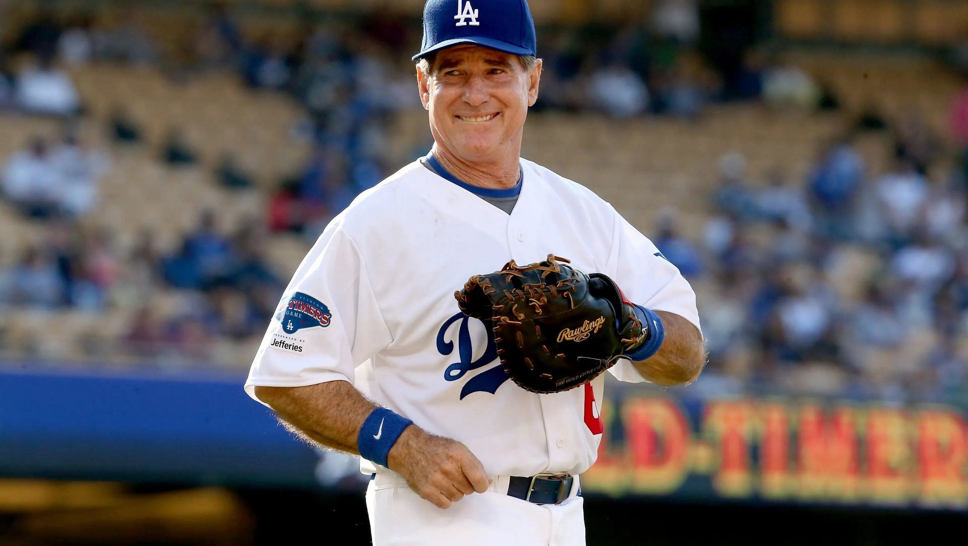 Steve Garvey announced a campaign for Senate with his wife behind him
