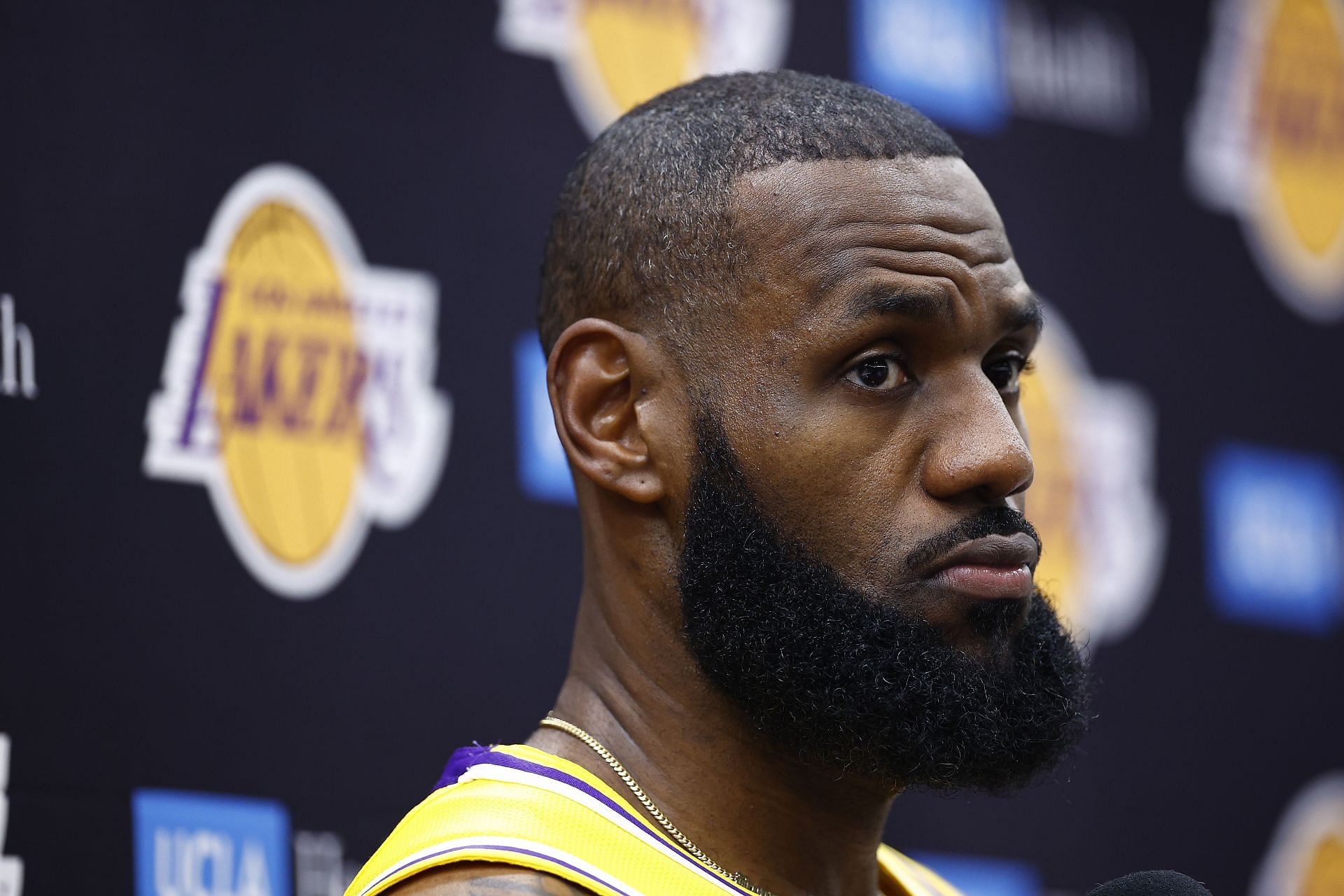Los Angeles Lakers: LeBron James 2021 Fadeaway - Officially