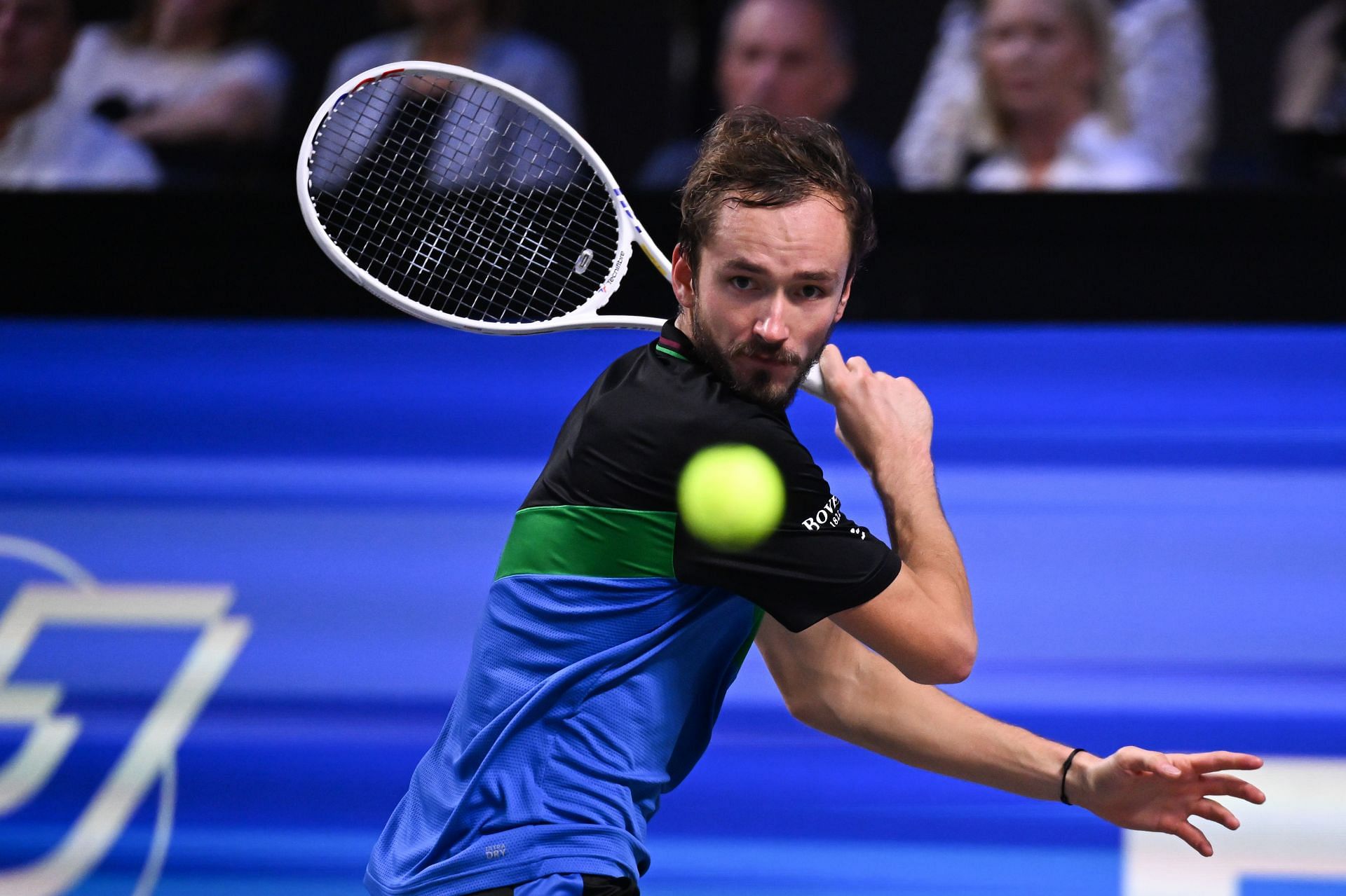 Jannik Sinner upsets Daniil Medvedev at the Erste Bank Open in