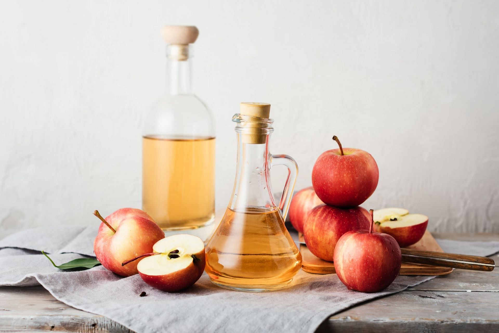 Apple Cider Vinegar Diet (Image via Getty Images/Vadym Sirobaba)