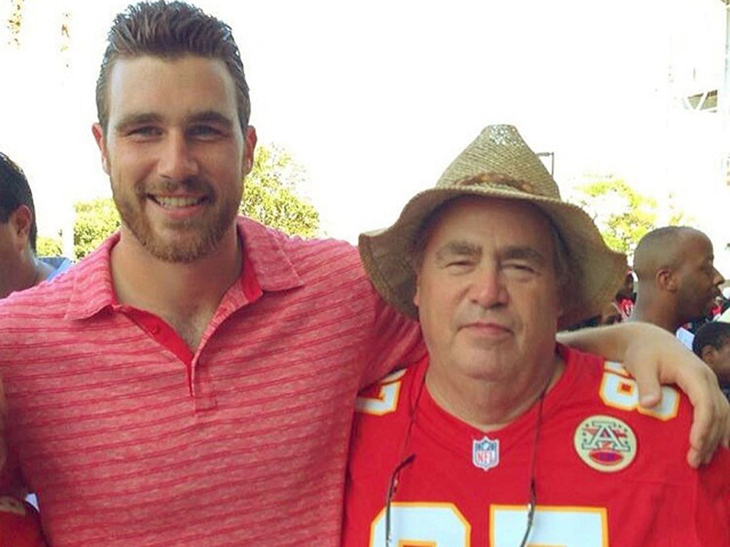 Travis Kelce (L) with his father Ed Kelce