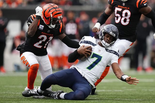 What is hip-drop tackle in the NFL? Why is the league considering banning  it?
